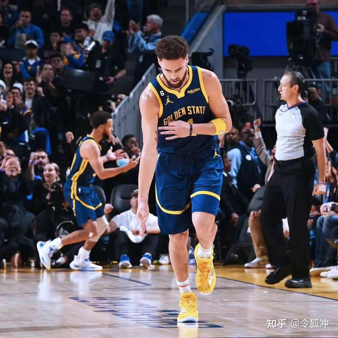 今夜埃因霍温备战欧篮联,手感冰凉细节曝光,媒体盛赞,更衣室氛围转暖 今夜埃因霍温备战欧篮联,手感冰凉细节曝光,媒体盛赞,更衣室氛围转暖