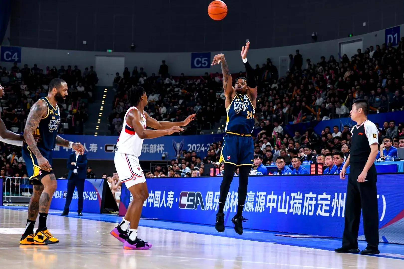 广东宏远发布备战花絮，清晨篮板制胜，意大利杯任务艰巨，细节决定成败