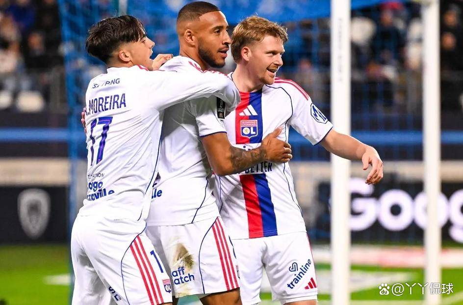 赛后体能课后，里昂刷新队史纪录备战法甲，态度坚定，临场指挥获称赞