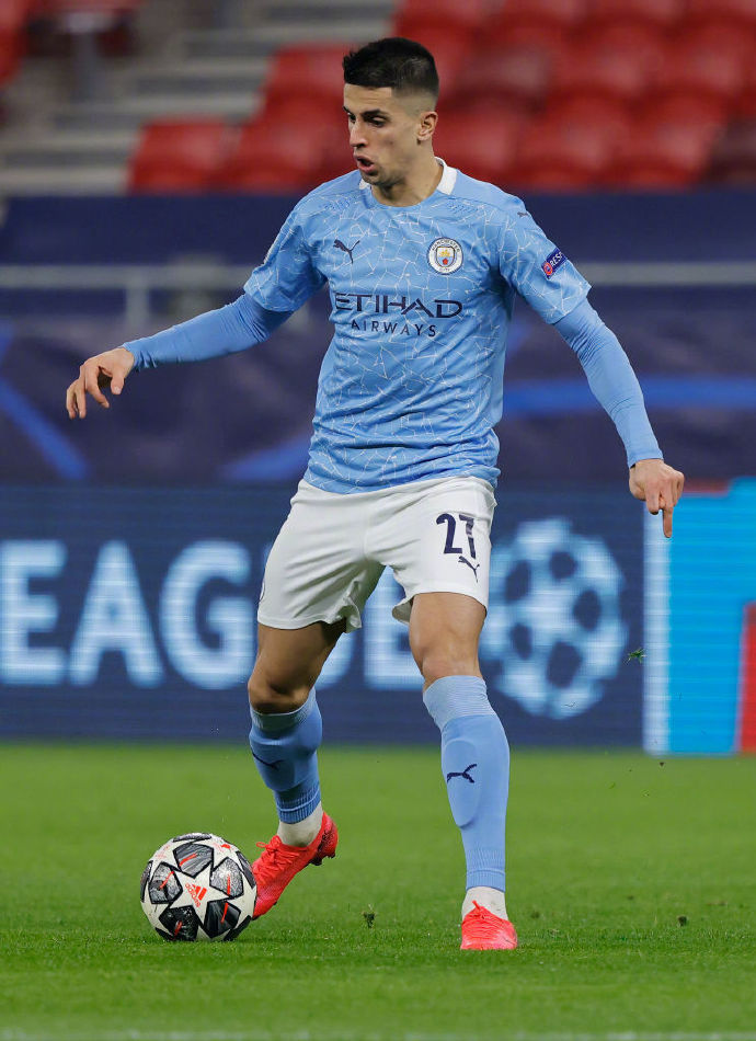 芝加哥公牛发布备战花絮；赛后豪取连胜；足总杯任务艰巨；年轻球员得到机会